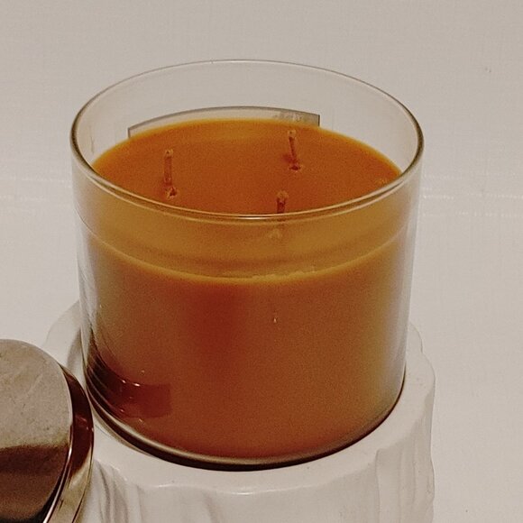 Bath and Body Works Sweet Cinnamon Pumpkin Three Wick Candle BNIP - Picture 3 of 5
